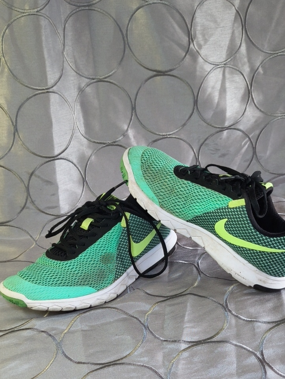 Nike Teal Mesh Training Sneakers with Neon Yellow Swoosh Size 8.5